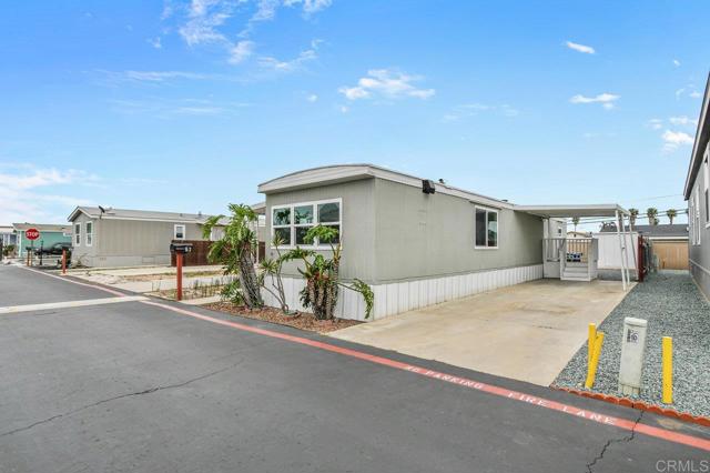 2950 Iris Ave, San Diego CA: https://media.crmls.org/mediaz/42ac748c-dae8-4cd5-acc7-e587c64db84a.jpg