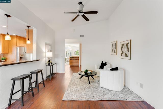 1438 Landahl Ct, Benicia CA: https://media.crmls.org/mediaz/42ad2c04-cefd-4da6-a352-e31907e524af.jpg