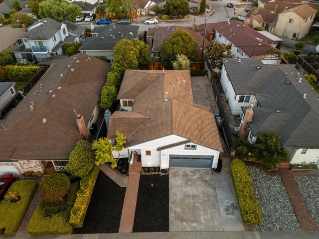 515 Helen Drive, Millbrae CA: https://media.crmls.org/mediaz/42aec5a2-92f9-4012-afc9-ea2824ebe3ed.jpg
