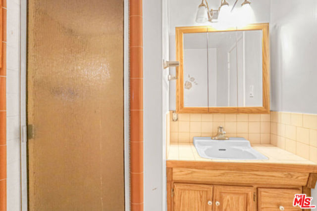 17031 Wilton Place, Torrance CA: https://media.crmls.org/mediaz/42aec624-8b16-4897-9885-32aaa76243b0.jpg