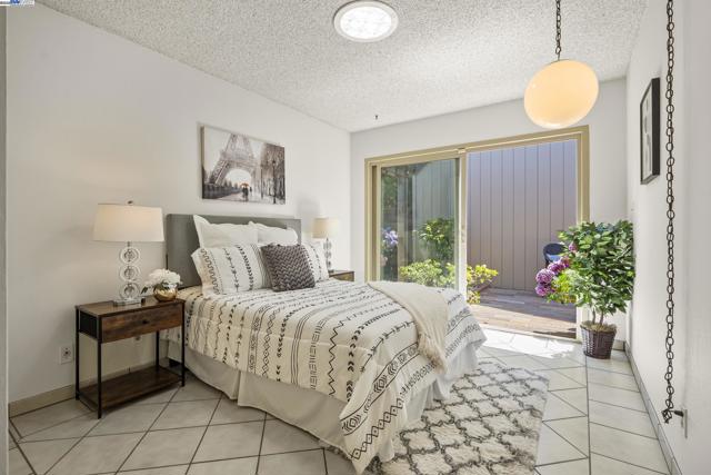 3527 Magnolia Dr, Alameda CA: https://media.crmls.org/mediaz/42af17ac-1702-42ca-8ef0-772be2f15ed0.jpg