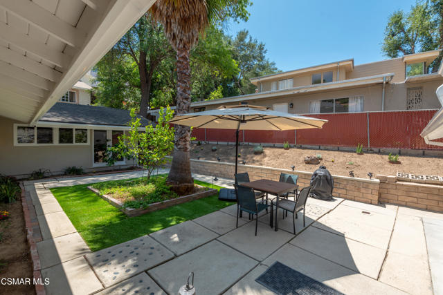 4230 Canoga Avenue, Woodland Hills CA: https://media.crmls.org/mediaz/42afb740-c405-4341-a6ee-573d2f282f79.jpg