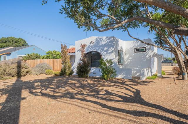 704 Oak Avenue, Greenfield CA: https://media.crmls.org/mediaz/42afe3fb-406e-4770-9b50-9de3be16a1f1.jpg