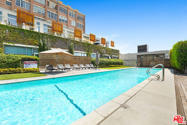 1850 Industrial Street, Los Angeles CA: https://media.crmls.org/mediaz/42b0b716-8e62-4fe2-bcc2-7daeae20c0f4.jpg