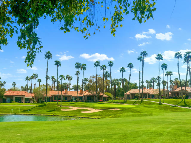 76745 Chrysanthemum Way, Palm Desert CA: https://media.crmls.org/mediaz/42b12554-e5c5-4c4e-9f74-dac03d45a09f.jpg