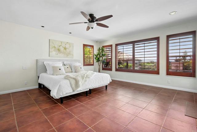 17058 Cloudcroft Drive, Poway CA: https://media.crmls.org/mediaz/42b17298-9192-48e0-88b9-383b65926026.jpg