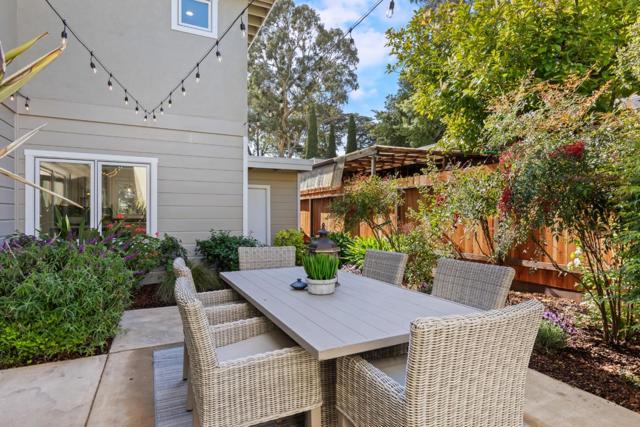 1596 Columbus Avenue, Burlingame CA: https://media.crmls.org/mediaz/42b18938-5160-4ac9-97cd-9287f7a54042.jpg