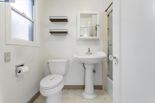 2255 Lincoln Ave., Alameda CA: https://media.crmls.org/mediaz/42b28d8f-f4aa-4e34-948b-92d9d4917101.jpg