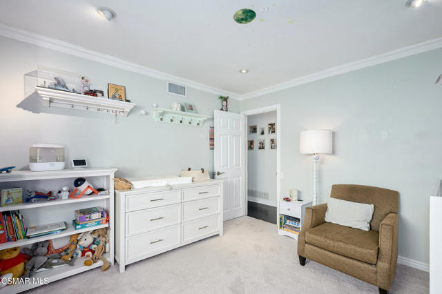 26007 Philrich Circle, Calabasas CA: https://media.crmls.org/mediaz/42b2a8aa-86e5-48ee-91f0-aa31cfbf7471.jpg