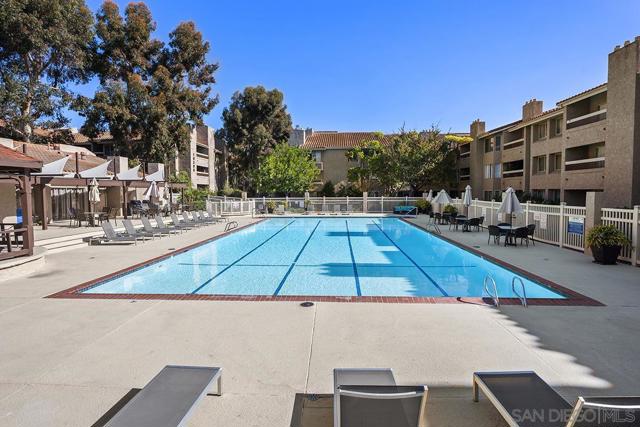 10400 caminito Cuervo, San Diego CA: https://media.crmls.org/mediaz/42b5c130-2221-4a0a-ba4a-d10566045efc.jpg