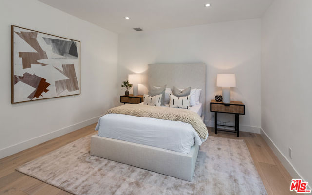 9714 Oak Pass Road, Beverly Hills CA: https://media.crmls.org/mediaz/42b6ae1a-c382-43b1-9d98-e8ca93dba76c.jpg