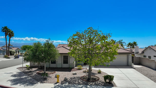 37596 Colebridge Street, Palm Desert CA: https://media.crmls.org/mediaz/42b6f7c4-b1de-4324-9426-b1a10505192f.jpg