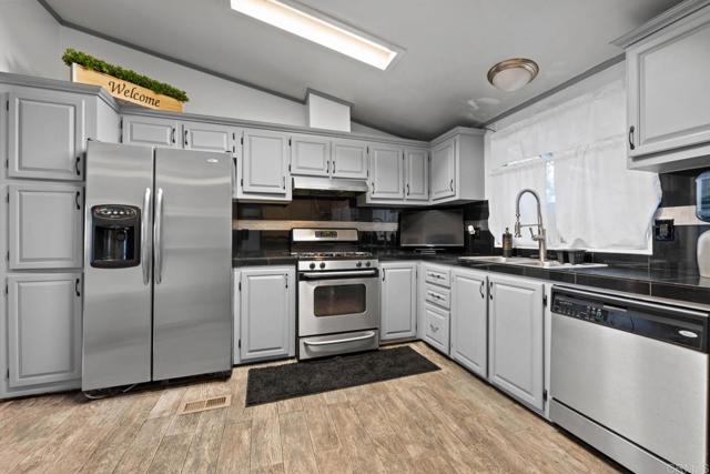 Detail Gallery Image 26 of 37 For 1011 Beyer Way #26,  San Diego,  CA 92154 - 3 Beds | 2 Baths