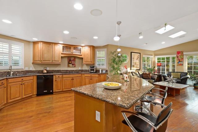 10421 Les Arbres Pl, San Diego CA: https://media.crmls.org/mediaz/42b74885-2f4d-495b-9366-e1e23b132388.jpg