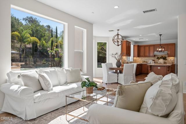 1708 Via Aracena, Camarillo CA: https://media.crmls.org/mediaz/42b84789-65f6-4fb1-b801-524ddb48d575.jpg