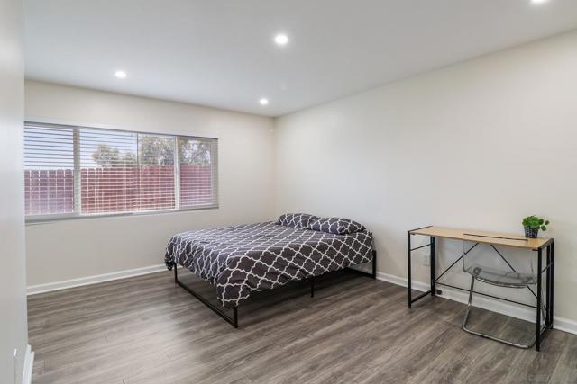 6242 Thorn St, San Diego CA: https://media.crmls.org/mediaz/42b85614-0abb-4910-a703-7320e44fe40f.jpg