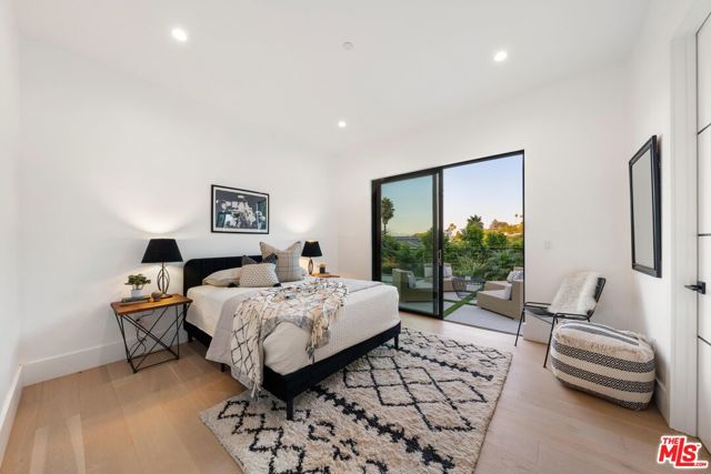 4637 Dunas Lane, Tarzana CA: https://media.crmls.org/mediaz/42b86593-840b-4071-8335-0899d527f34b.jpg