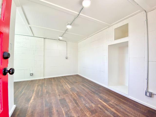 1076 Grand Avenue, South San Francisco CA: https://media.crmls.org/mediaz/42b9369f-20f7-4c19-833d-a04ad478be22.jpg