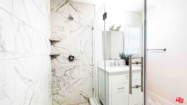 565 W El Morado Court, Ontario CA: https://media.crmls.org/mediaz/42b99ba8-efe4-412f-978c-b4776d40a2ae.jpg