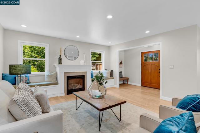 81 MAPLE LANE, Walnut Creek CA: https://media.crmls.org/mediaz/42b9c387-798d-41da-87d0-69dd24295301.jpg
