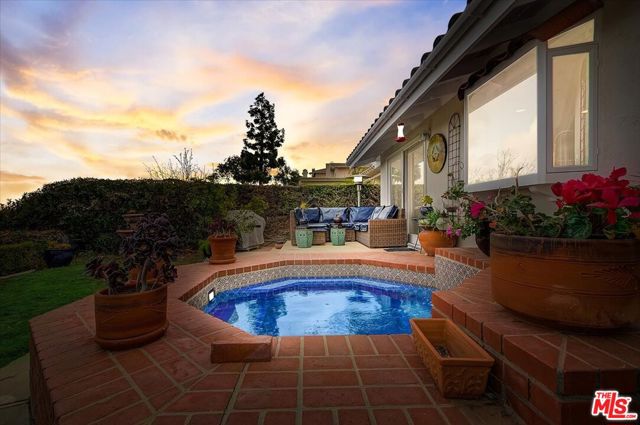 27426 LARCHBLUFF Drive, Rancho Palos Verdes, California 90275, 4 Bedrooms Bedrooms, ,2 BathroomsBathrooms,Residential,Sold,LARCHBLUFF,22131357