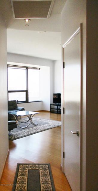 Detail Gallery Image 6 of 33 For 1100 Wilshire Bld #2203,  Los Angeles,  CA 90017 - 1 Beds | 1 Baths