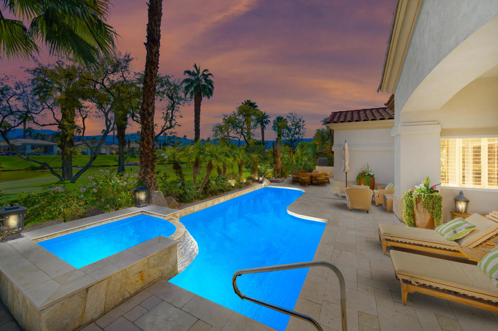 515 Tomahawk Drive, Palm Desert, CA 92211