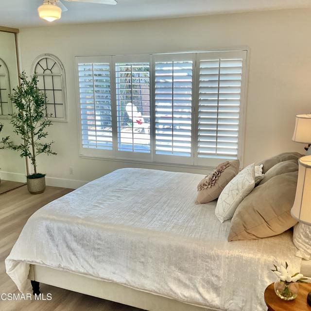 2455 Castlemont Court, Simi Valley CA: https://media.crmls.org/mediaz/42bb3945-fb1c-49da-b3b1-c0fae9d63e1f.jpg