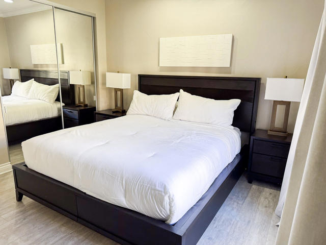 54974 Oaktree, La Quinta CA: https://media.crmls.org/mediaz/42bb5b24-34b3-477e-b4f5-88196524e7ae.jpg