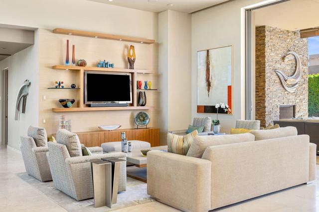28 Sun Ridge Circle, Rancho Mirage CA: https://media.crmls.org/mediaz/42bb8868-39bf-4812-81df-b230d336ca75.jpg