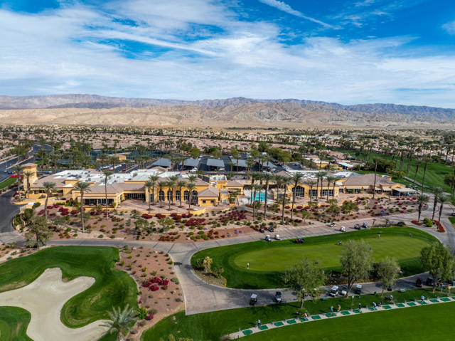 78664 Platinum Drive, Palm Desert CA: https://media.crmls.org/mediaz/42bb9adb-3271-4ed6-ac33-24bcb200b3c7.jpg