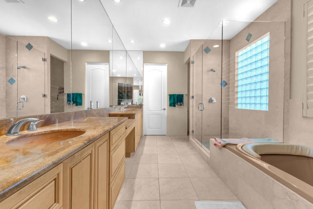 Image 13 of 35 For 2438 S Caliente Drive