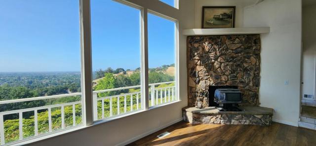 125 Drysdale Drive, Los Gatos CA: https://media.crmls.org/mediaz/42bd11c0-246c-4eb2-96d3-b7698c560c02.jpg