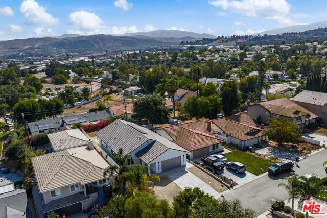 20280 Newton Street, Corona CA: https://media.crmls.org/mediaz/42bd9cb4-10e1-430e-82b2-51165673d43b.jpg