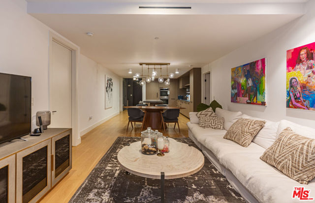 10777 Wilshire Boulevard, Los Angeles CA: https://media.crmls.org/mediaz/42bdc73e-3ac2-4662-8a99-e00622624108.jpg