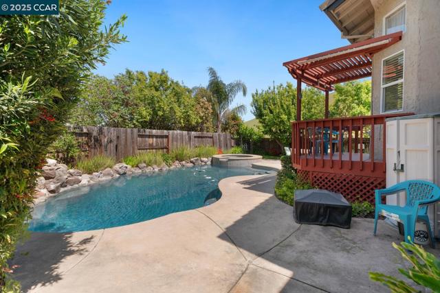 313 Willowwood Ct, Vacaville CA: https://media.crmls.org/mediaz/42be12b4-bc19-4b3f-8658-1809dc91c576.jpg
