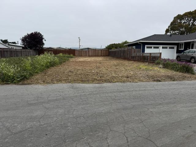 0 Grove Street, Half Moon Bay CA: https://media.crmls.org/mediaz/42be664a-91f8-4b0d-81f3-88877d8d068b.jpg