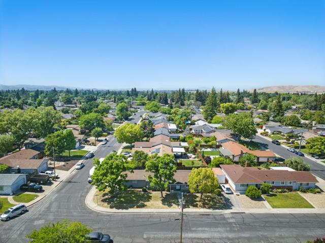 1693 Greentree Drive, Concord CA: https://media.crmls.org/mediaz/42bf2450-735d-4bb9-ab90-25c20680c4ec.jpg