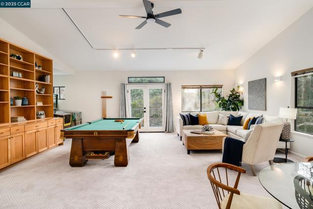 231 Orchard Rd, Orinda CA: https://media.crmls.org/mediaz/42bfd426-2e85-439d-a45a-f3ec29c9a562.jpg