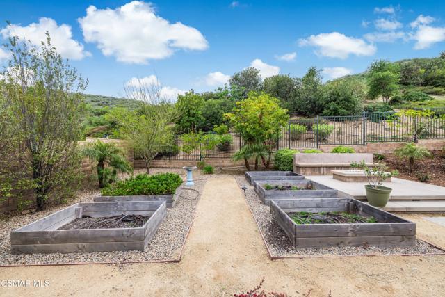 6923 Ridgemark Court, Moorpark CA: https://media.crmls.org/mediaz/42c243c5-4689-444c-8db8-923c064db909.jpg