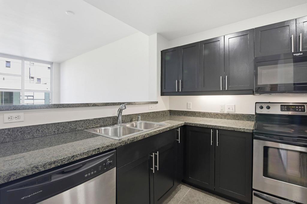 253 10th Ave - photo 9