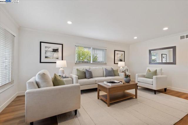 19678 Bernal Street, Castro Valley CA: https://media.crmls.org/mediaz/42c30cdc-f4a4-49e2-9b93-a9751a89a0c4.jpg