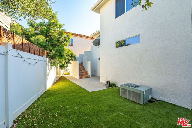 161 Apache, Topanga CA: https://media.crmls.org/mediaz/42c3e009-e6b1-4aa7-add3-8d9809da5bda.jpg