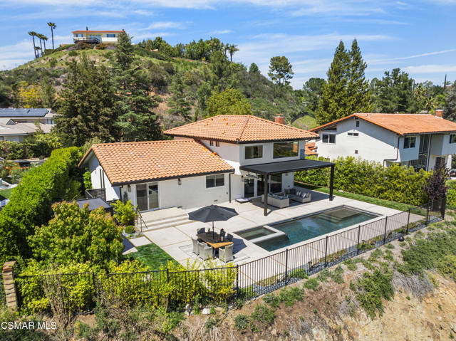 1630 Wicklow Court, Westlake Village CA: https://media.crmls.org/mediaz/42c4b513-65ec-4da3-b281-007729ca0d41.jpg