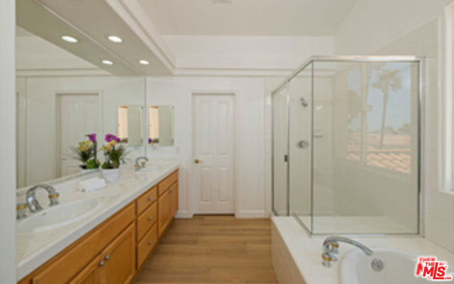 6465 Zuma View Place, Malibu CA: https://media.crmls.org/mediaz/42c53ee4-c2f6-4c05-b717-8b9b8691d48f.jpg