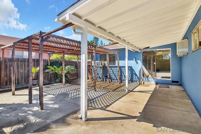 703 Taft Ave, El Cajon CA: https://media.crmls.org/mediaz/42c59cf6-2166-48e6-a359-77915e0d0ab7.jpg