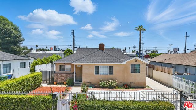 6230 Peach Avenue, Van Nuys CA: https://media.crmls.org/mediaz/42c5ba44-80c8-4390-a837-79c80c1e3fad.jpg