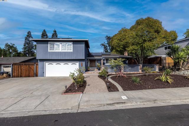 702 Sylvaner Dr, Pleasanton CA: https://media.crmls.org/mediaz/42c6dd4b-af5d-49bb-871e-f668a5cf6f2c.jpg