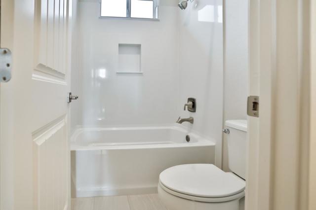 591 Santa Lucia Way, Marina CA: https://media.crmls.org/mediaz/42c716ba-8394-461c-96ae-bf5328488565.jpg