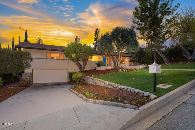 1935 Oakwood Avenue, Sierra Madre CA: https://media.crmls.org/mediaz/42c79cfa-1c5d-44ed-9a71-8434ef89d58f.jpg